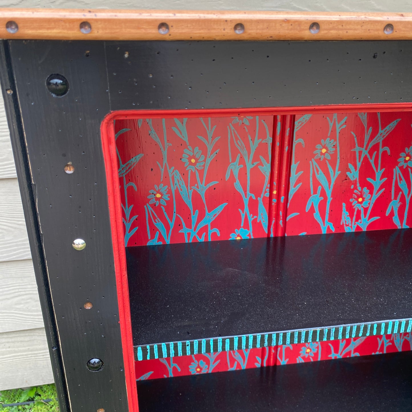 Tommy Lewis Marsh Style Itty Bitty Bookshelf