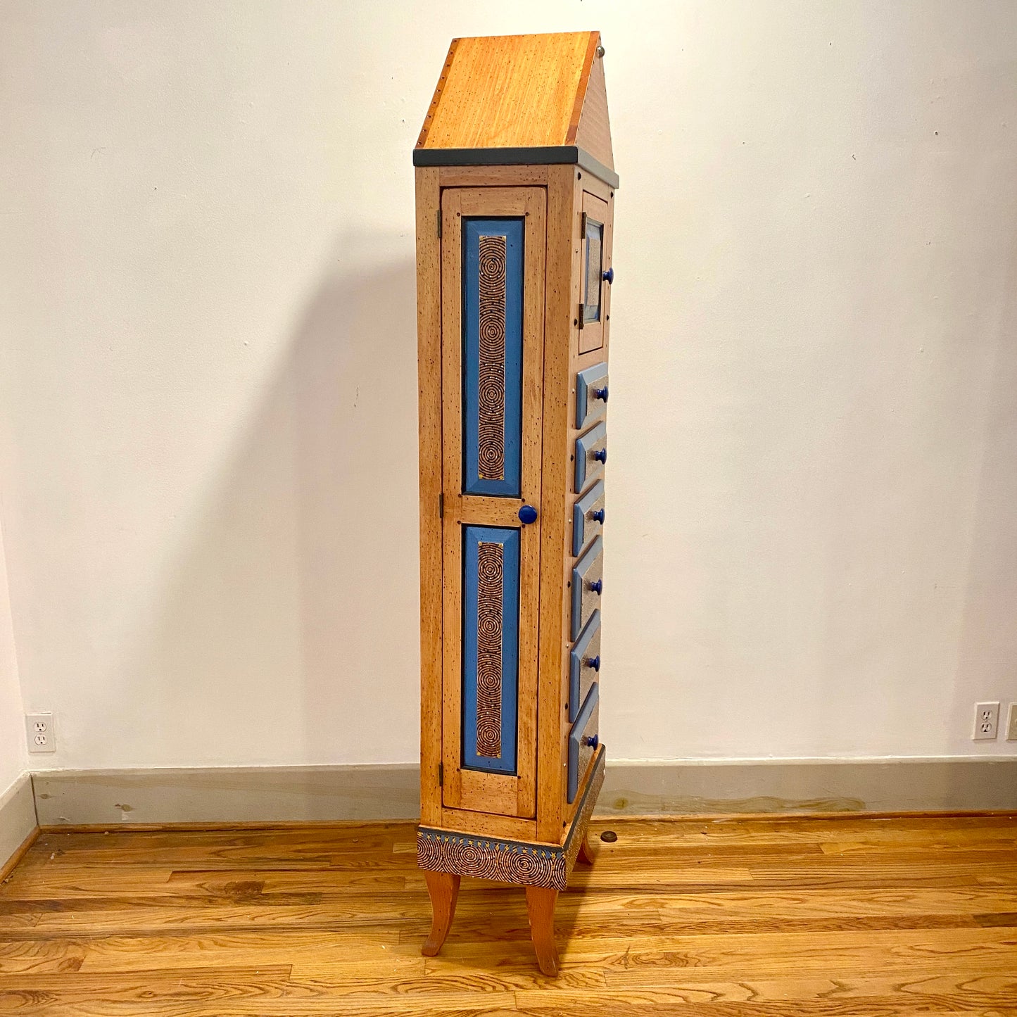Tommy Lewis Marsh Style Jewelry Catchall on Legs