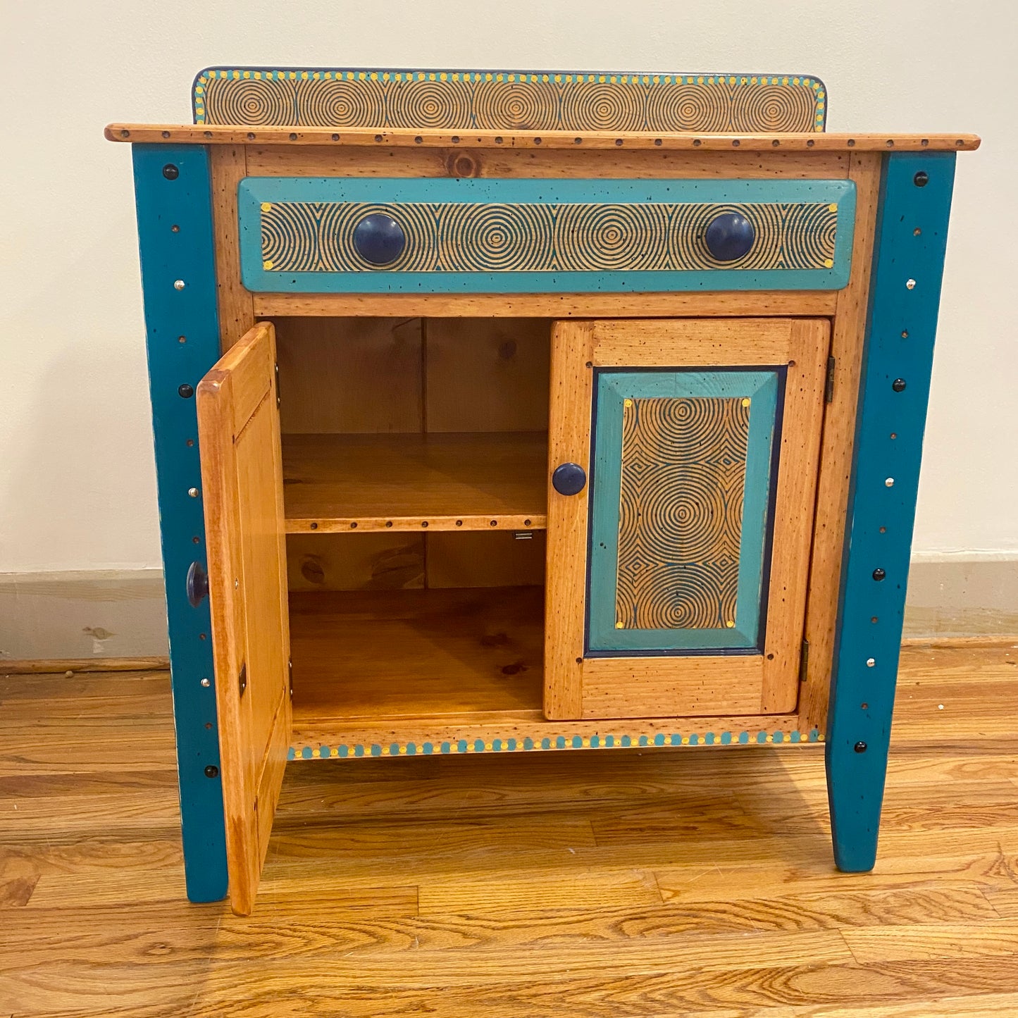 Tommy Lewis Marsh Style Washstand on Legs