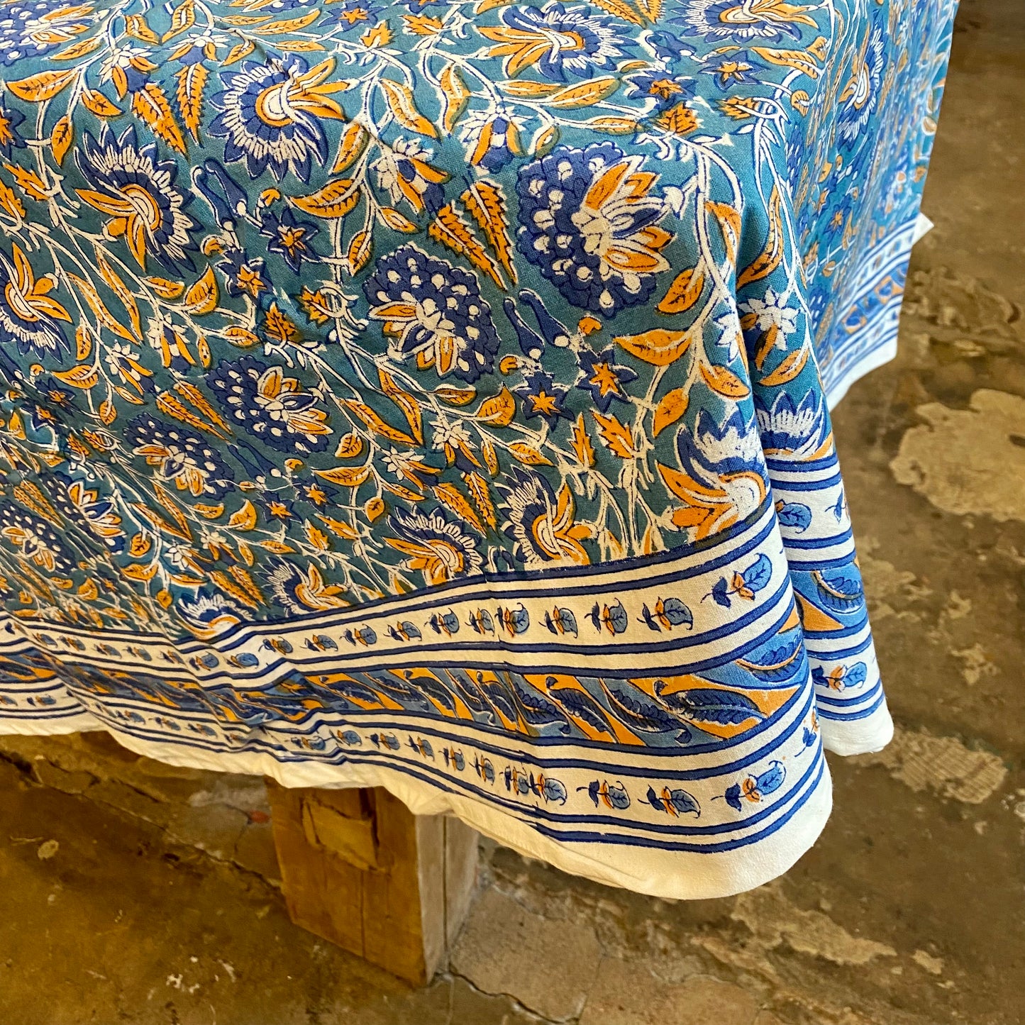 Sara Blues Tablecloth- 85” Round