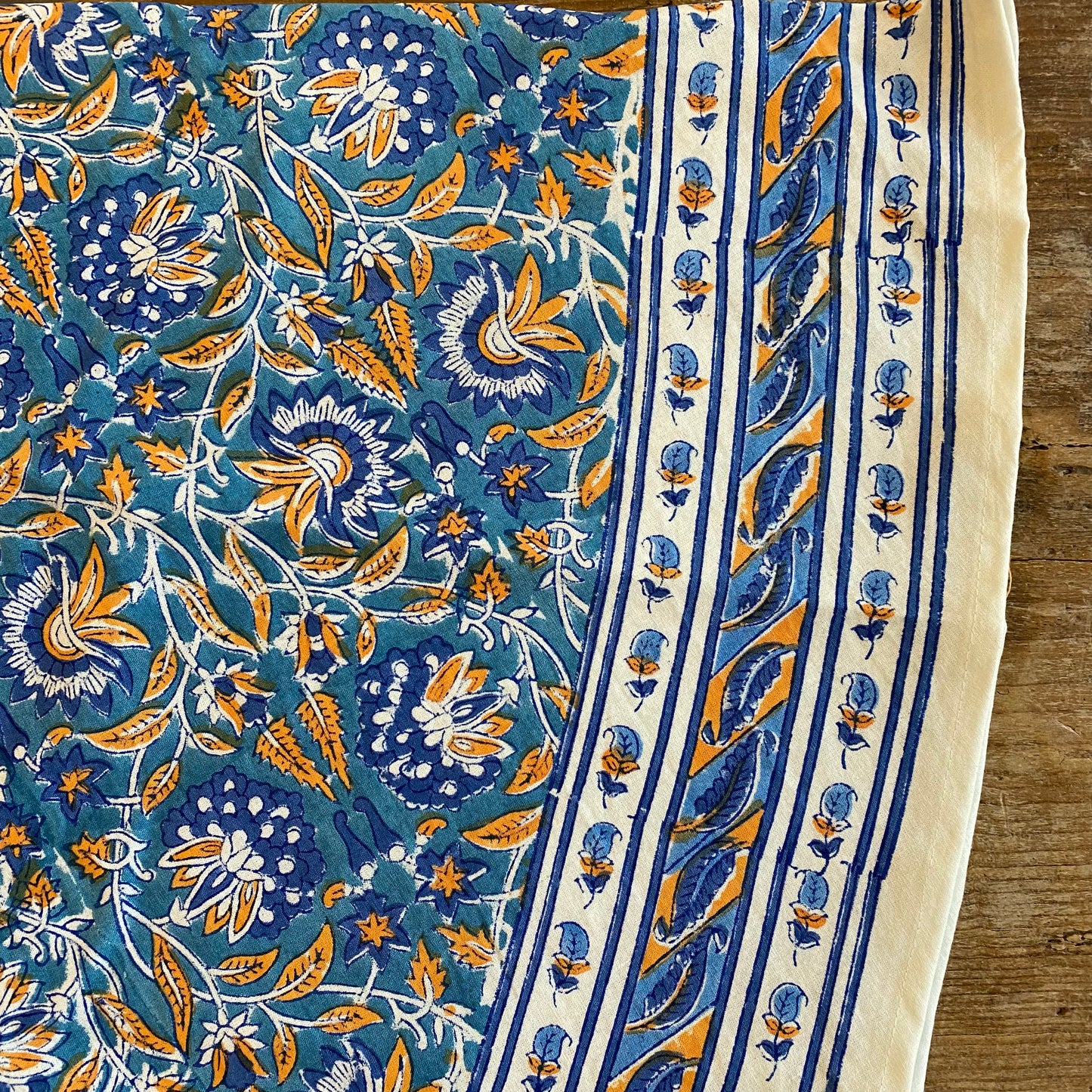 Sara Blues Tablecloth- 85” Round