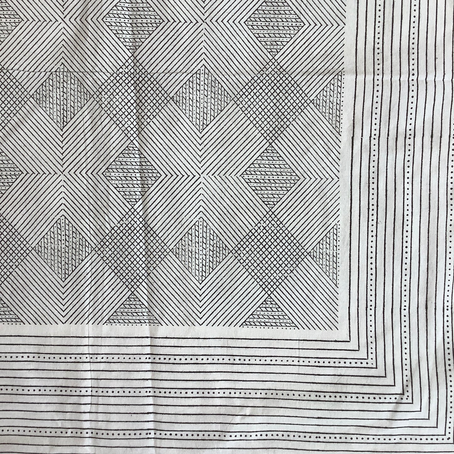 Aztec Grid Tablecloth - 60x120