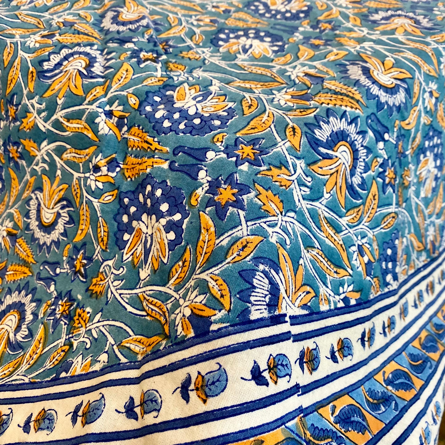 Sara Blues Tablecloth- 85” Round