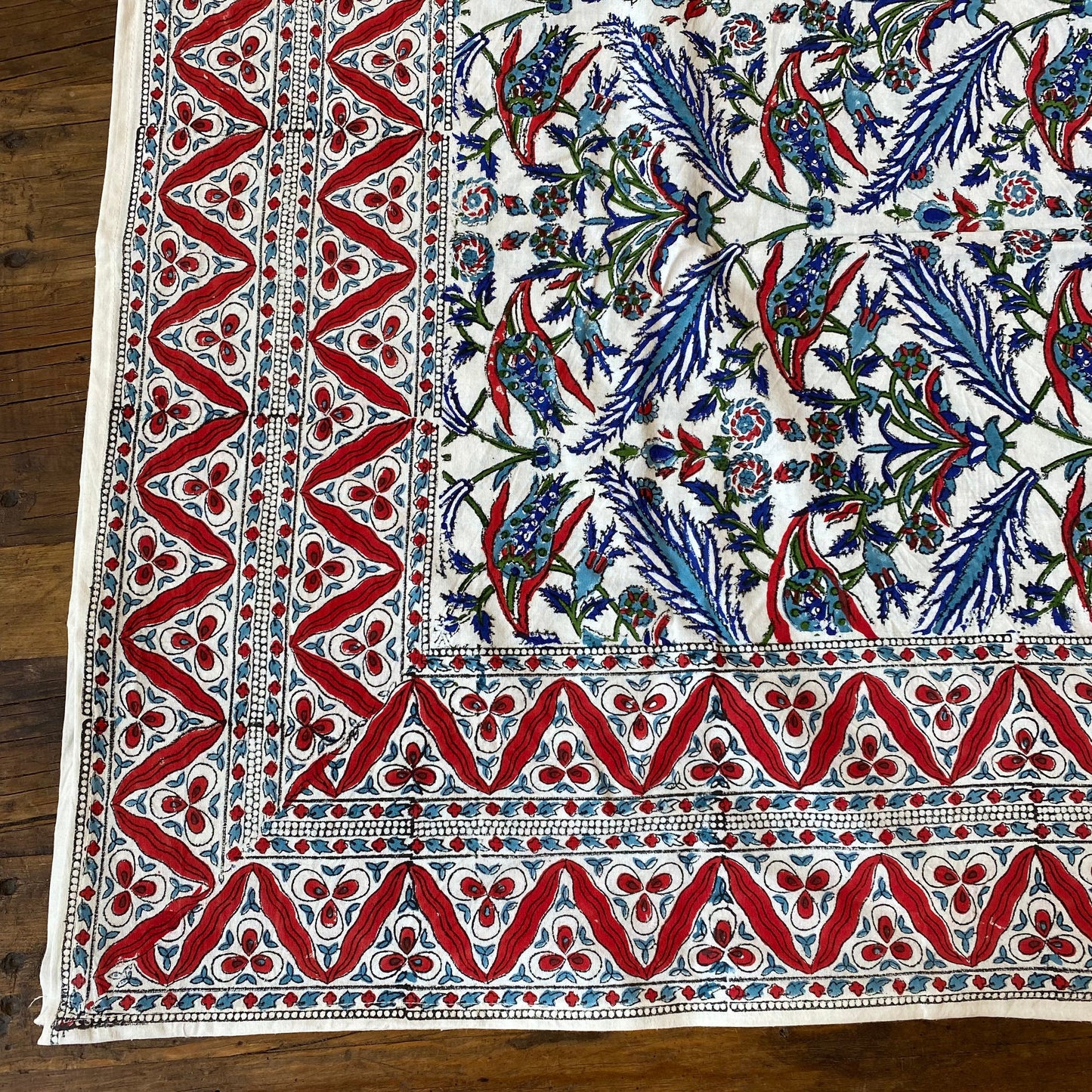 Victoria & Albert Red/Blue Tablecloth—60x60