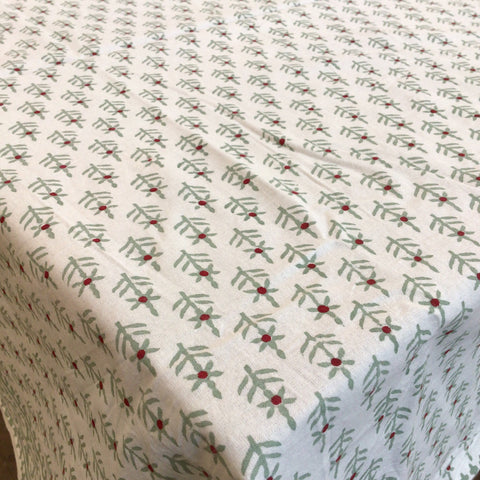 Holiday Winter Berry Green Tablecloth- 86” Round