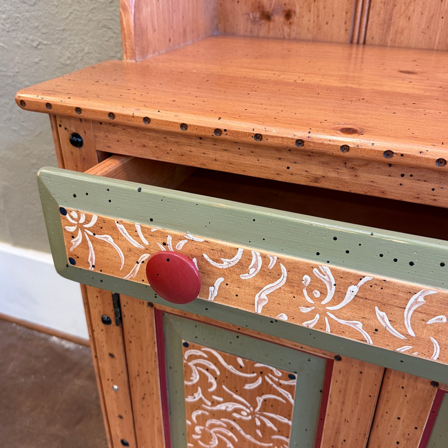 Tommy Lewis Marsh Style Kitchen Cupboard Cabinet