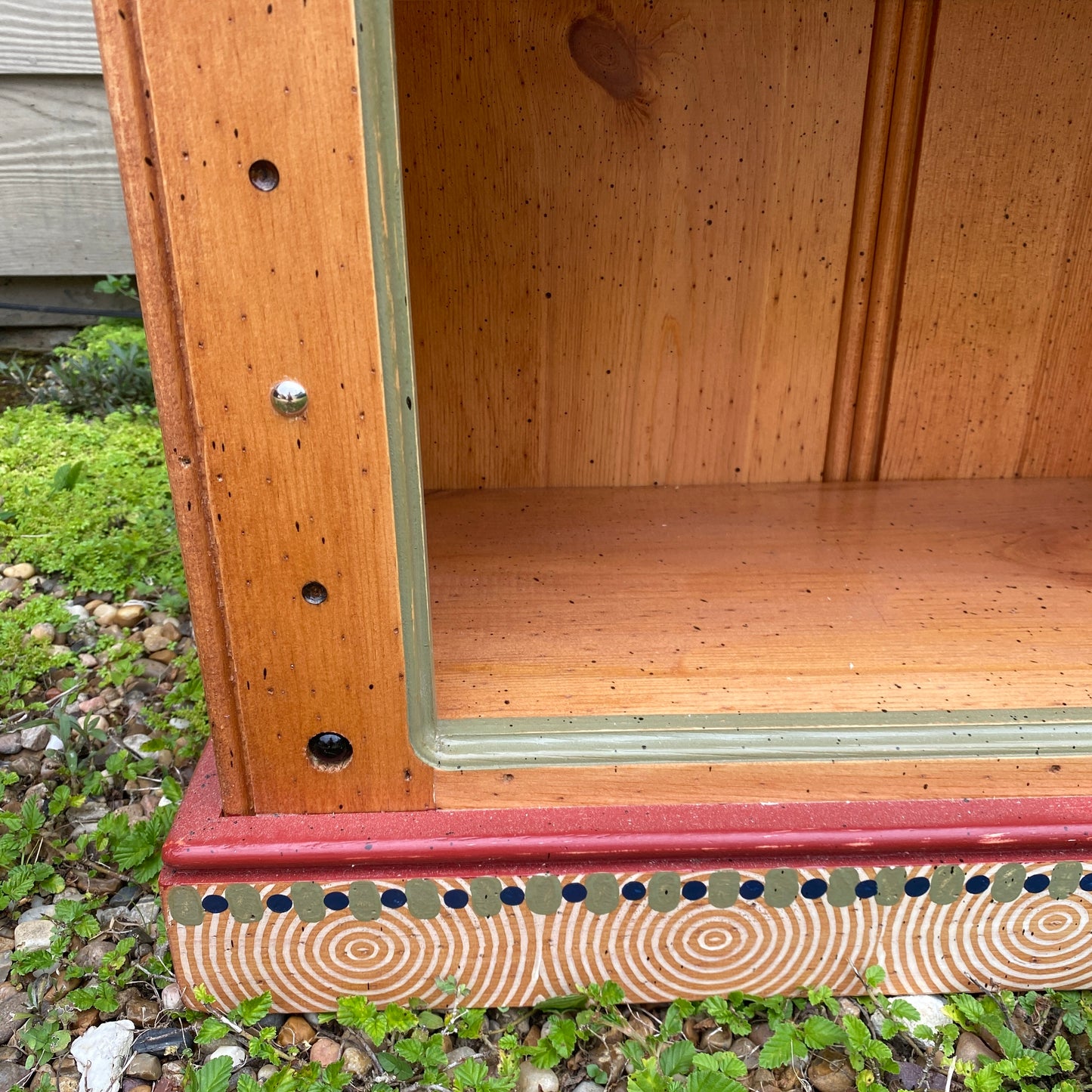 Tommy Lewis Marsh Style Itty Bitty Bookshelf